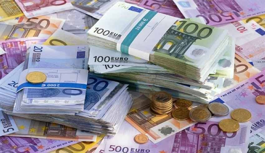 Yatırımcılar euro sattı, dolar aldı